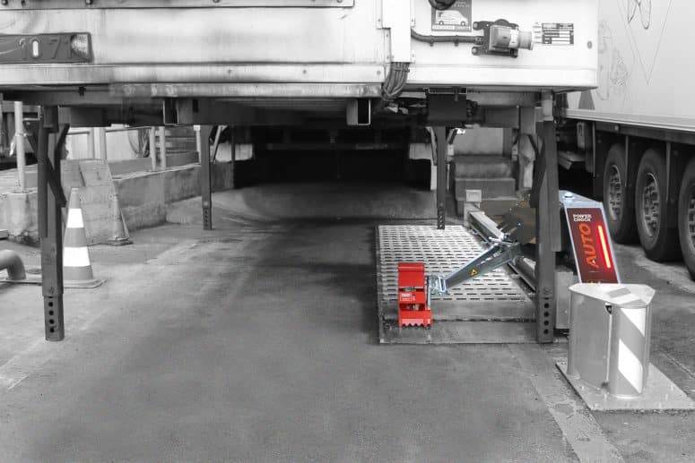 POWERCHOCK AUTO befindet sich unter der Wechselbrücke